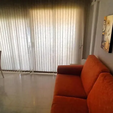 Acapulco First Line Апартаменты Бенидорм